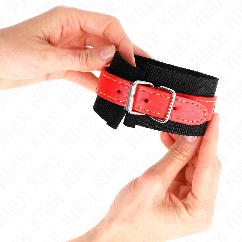 KINK - PUNHOS DE NYLON PRETO COM COURO VERMELHO AJUSTÁVEIS 19-24 CM X 5,5 CM - Image 3